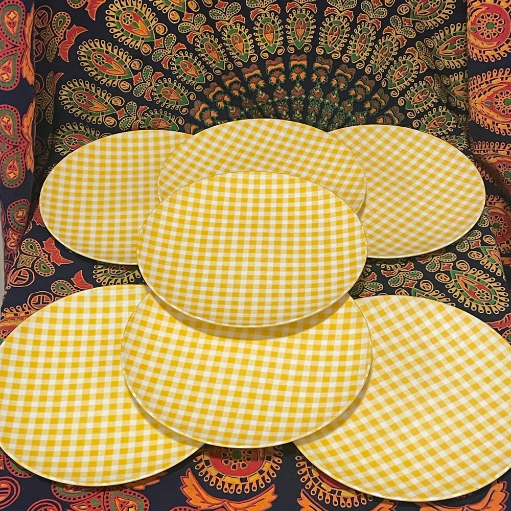 Vintage Mealamine 7 yellow and white plaid picnic plates EUC!